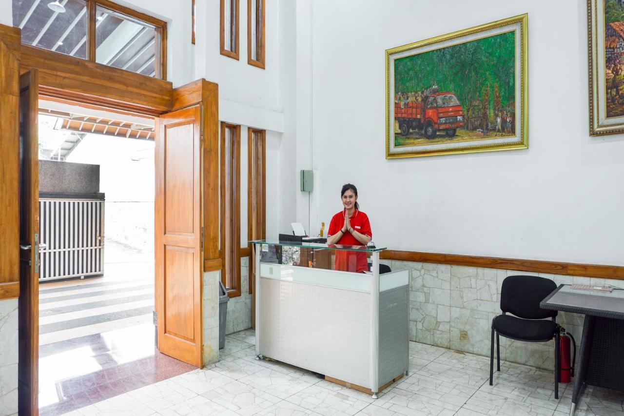 Oyo 1209 Tirtasari Nice Guesthouse Bandung Buitenkant foto