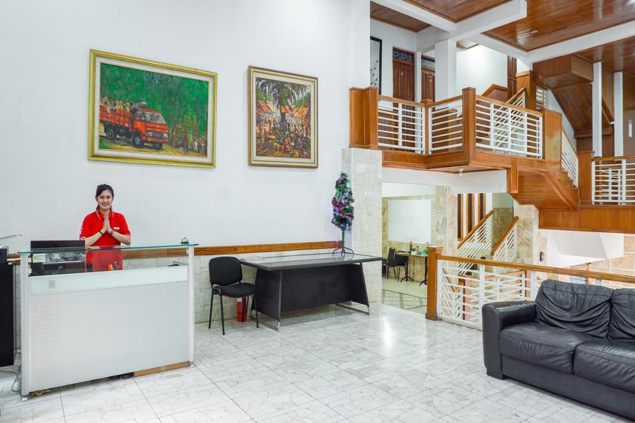 Oyo 1209 Tirtasari Nice Guesthouse Bandung Buitenkant foto