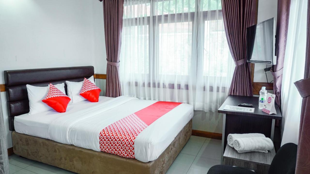 Oyo 1209 Tirtasari Nice Guesthouse Bandung Buitenkant foto