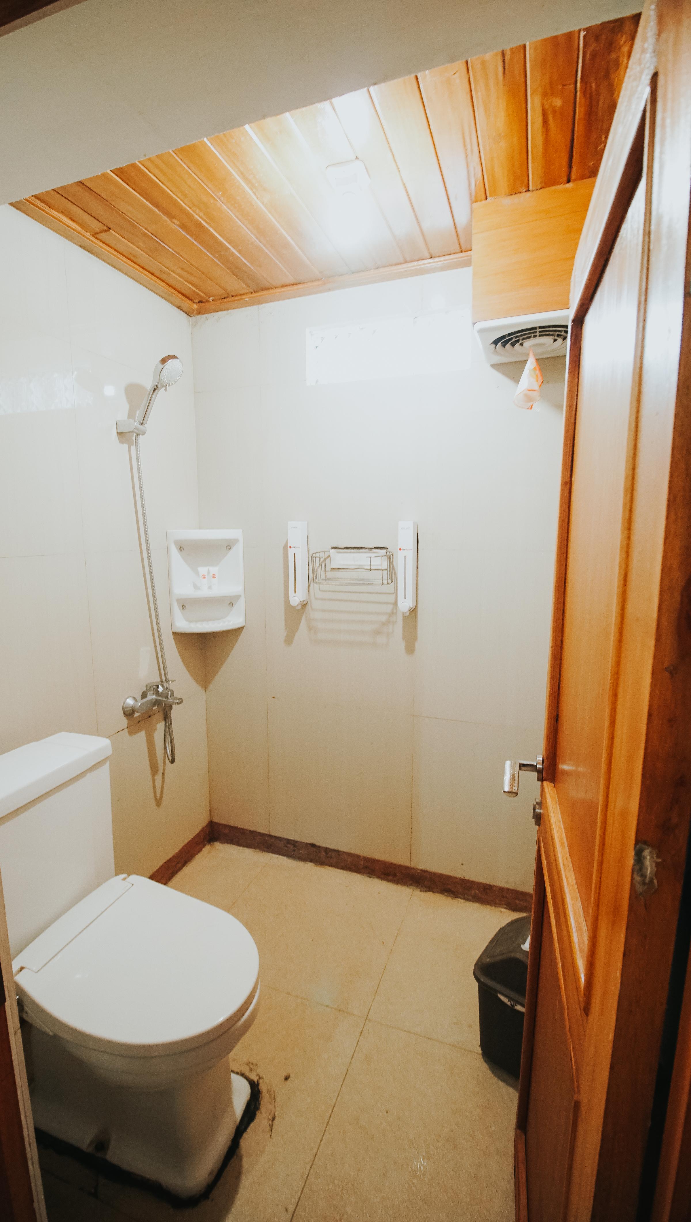 Oyo 1209 Tirtasari Nice Guesthouse Bandung Buitenkant foto