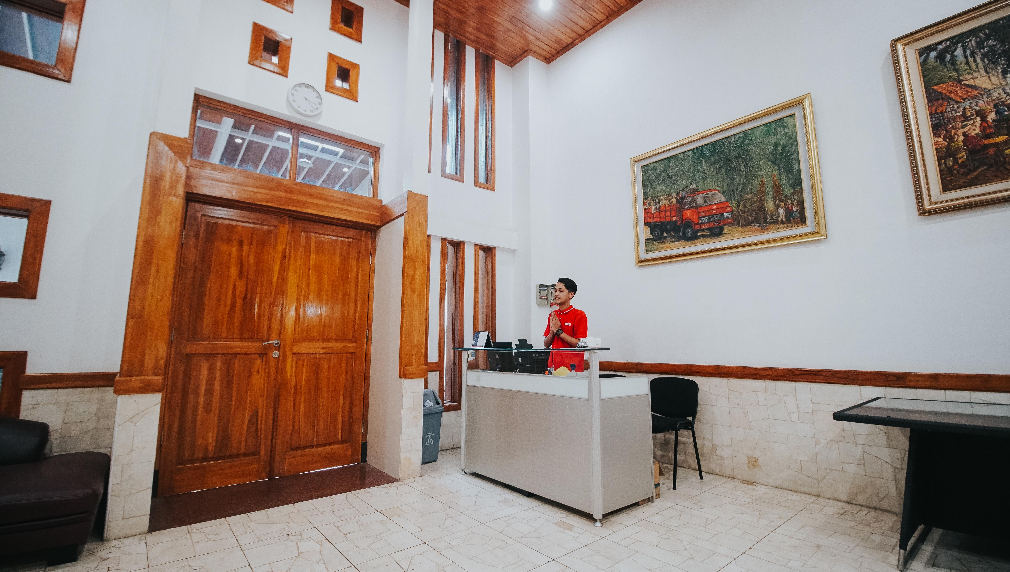 Oyo 1209 Tirtasari Nice Guesthouse Bandung Buitenkant foto