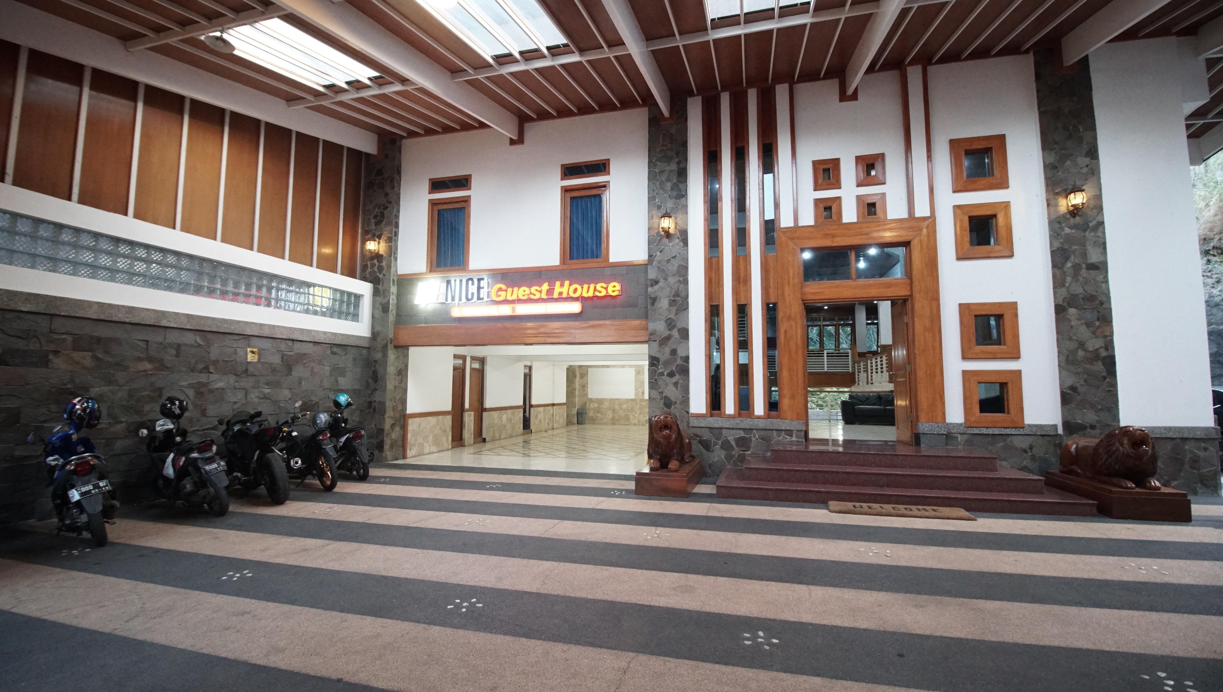 Oyo 1209 Tirtasari Nice Guesthouse Bandung Buitenkant foto