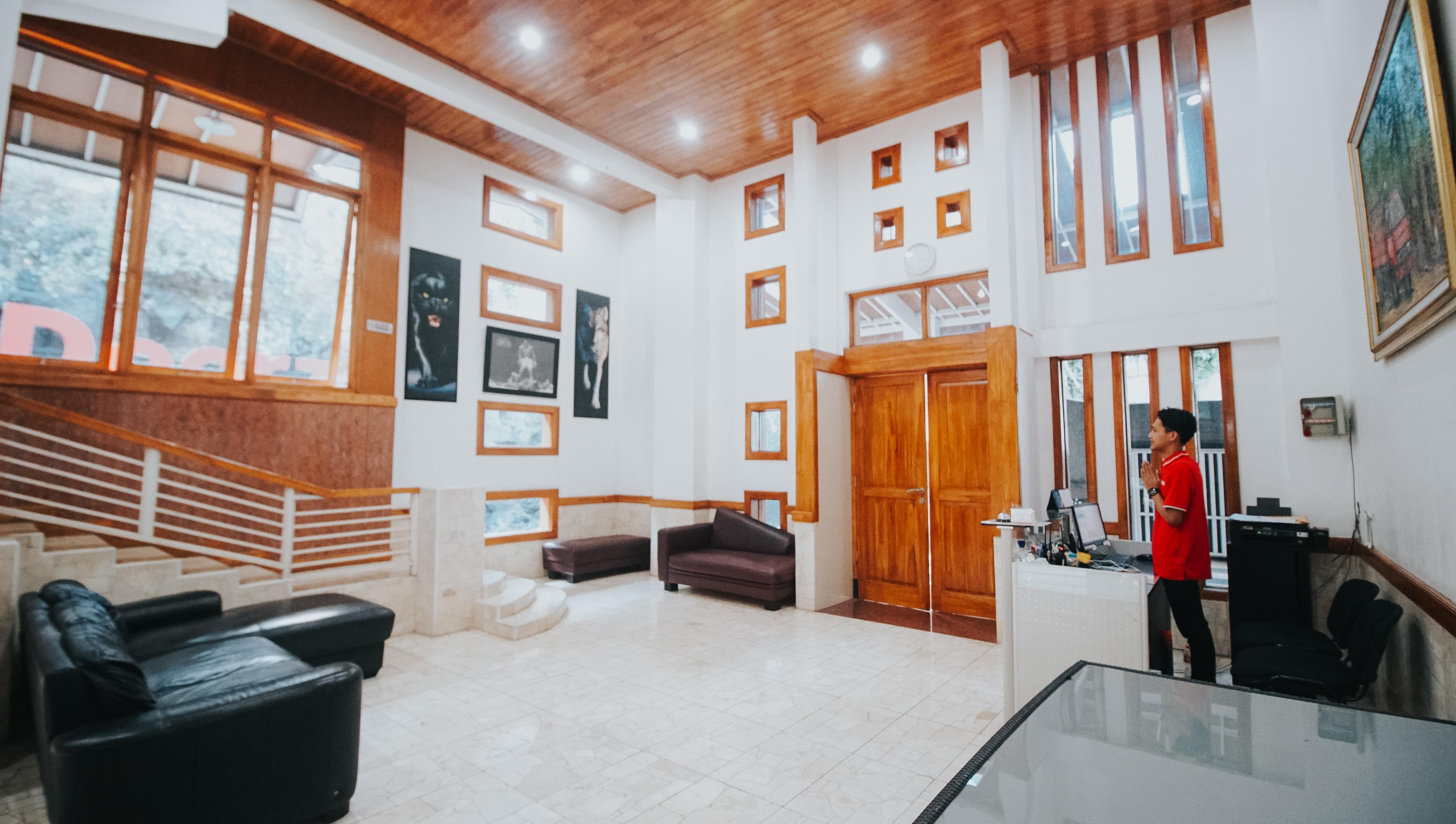 Oyo 1209 Tirtasari Nice Guesthouse Bandung Buitenkant foto